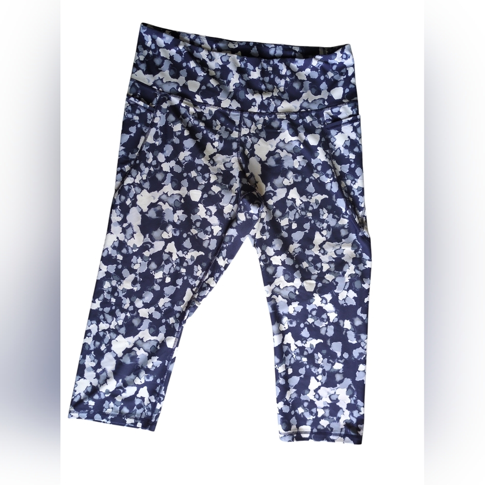 Old Navy Women's Capri Leggings in Navy and White Print Yoga Active Workout